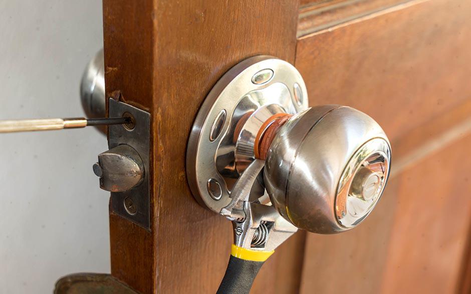  changer serrure porte blindée Vaux-le-Pénil