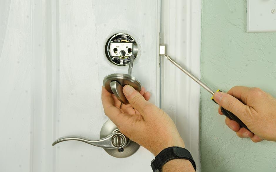 changer serrure porte blindée Vaux-le-Pénil